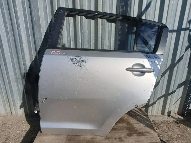 Дверь Kia Sportage 2010-2015 770033W000, задняя левая