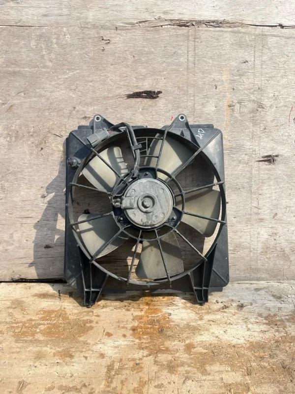 Диффузор вентилятора в сборе Honda Civic 8 2006-2011 19015RNAA01 4D