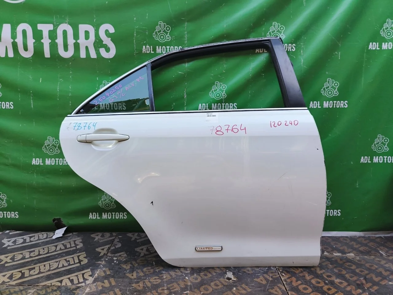 Дверь Toyota Camry 2006-2011 6700333161 40, задняя правая