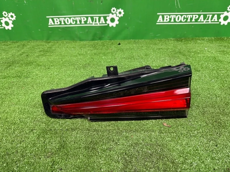 Фонарь в крышку багажника Lexus NX 2017-2021 8158078040, правый