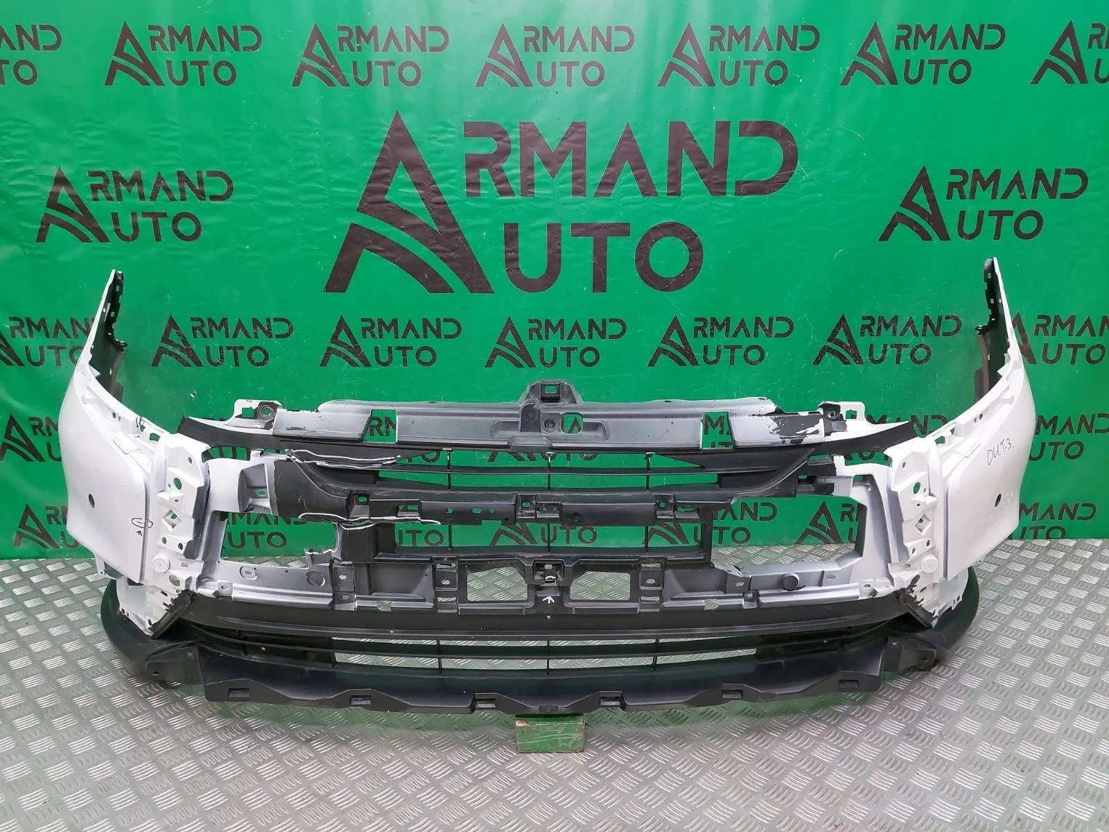 Бампер Mitsubishi Outlander 2018-нв 3