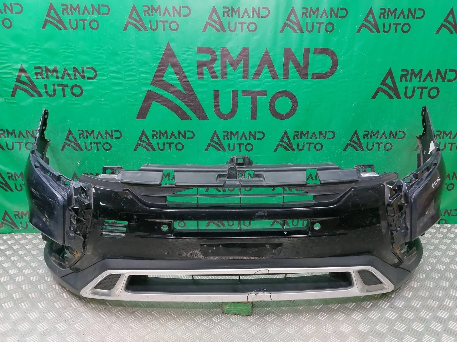 Бампер Mitsubishi Outlander 2018-нв 3