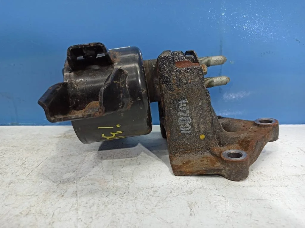 опора двигателя Hyundai i30 2 2012-2015  03.10.2014