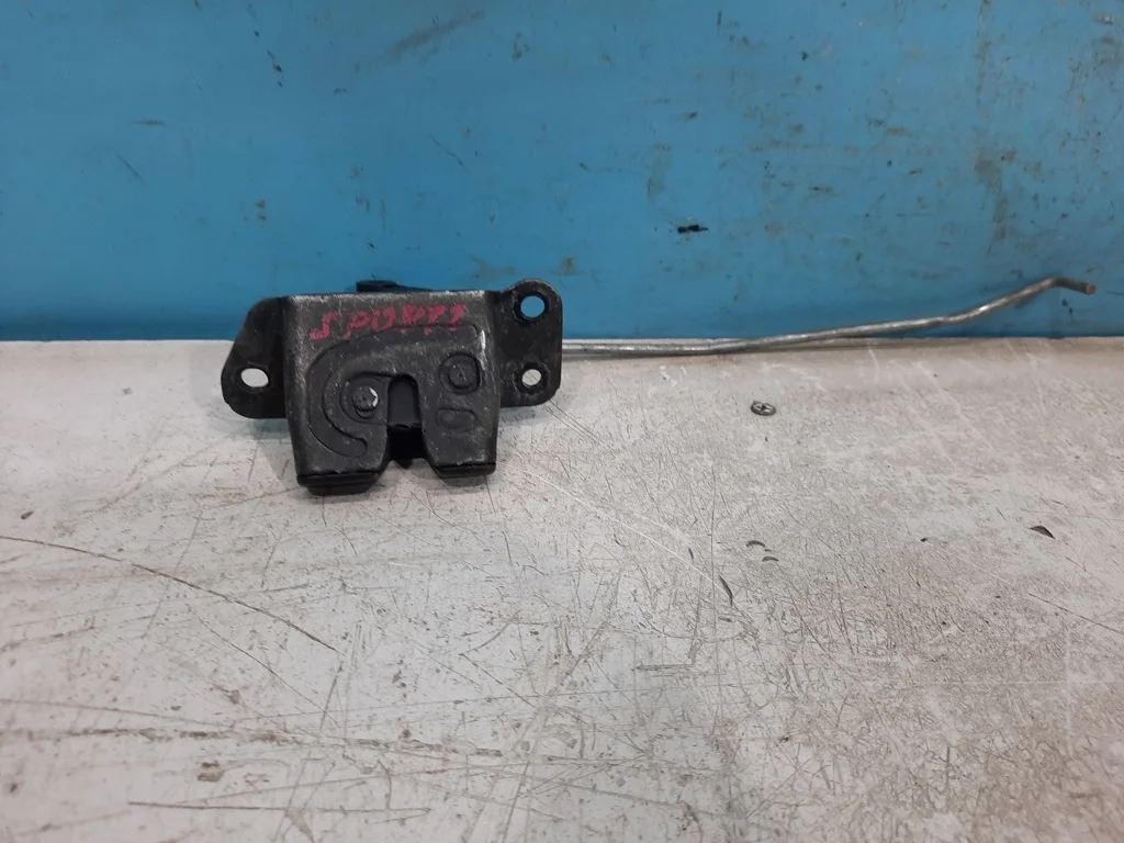 замок багажника Kia Sportage 2 2008-2010