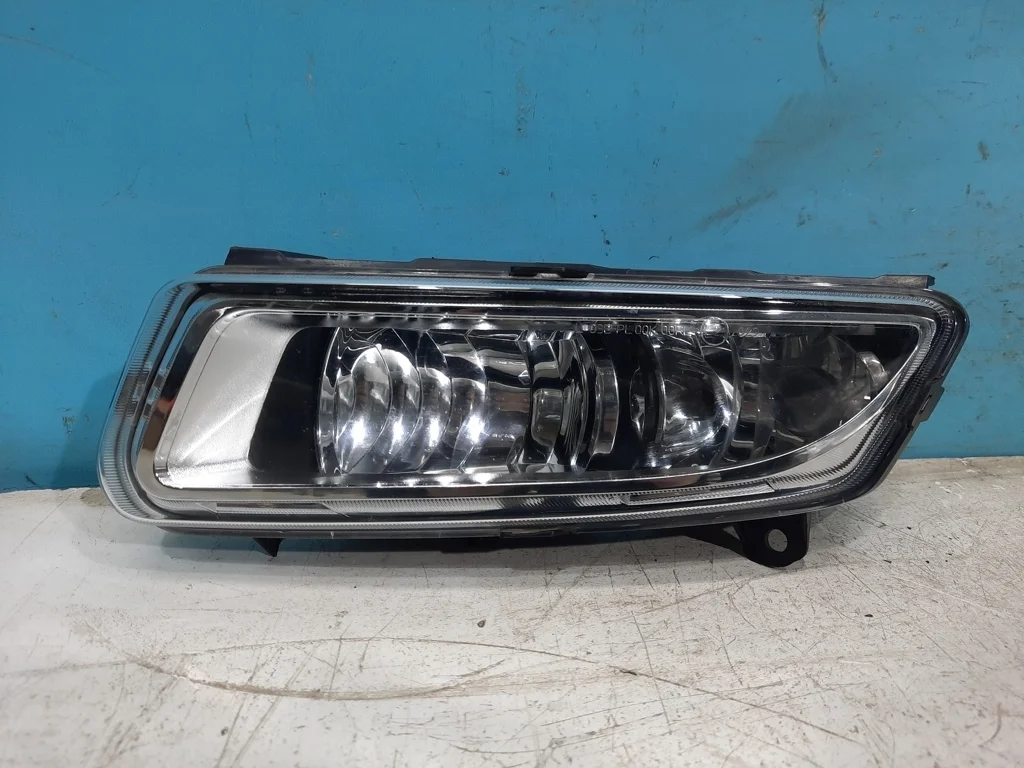 фара противотуманная VW Polo 5 2014- 2020