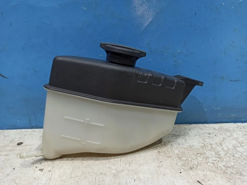 бачок расширительный Hyundai Santa Fe 4 TM 2018- 2020 Дорестайлинг  24.08.2018