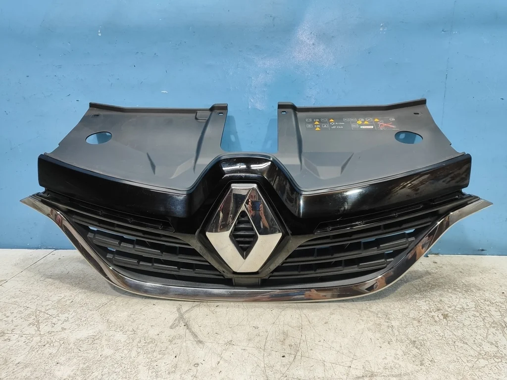 решетка радиатора Renault Arkana 2019-н.в.