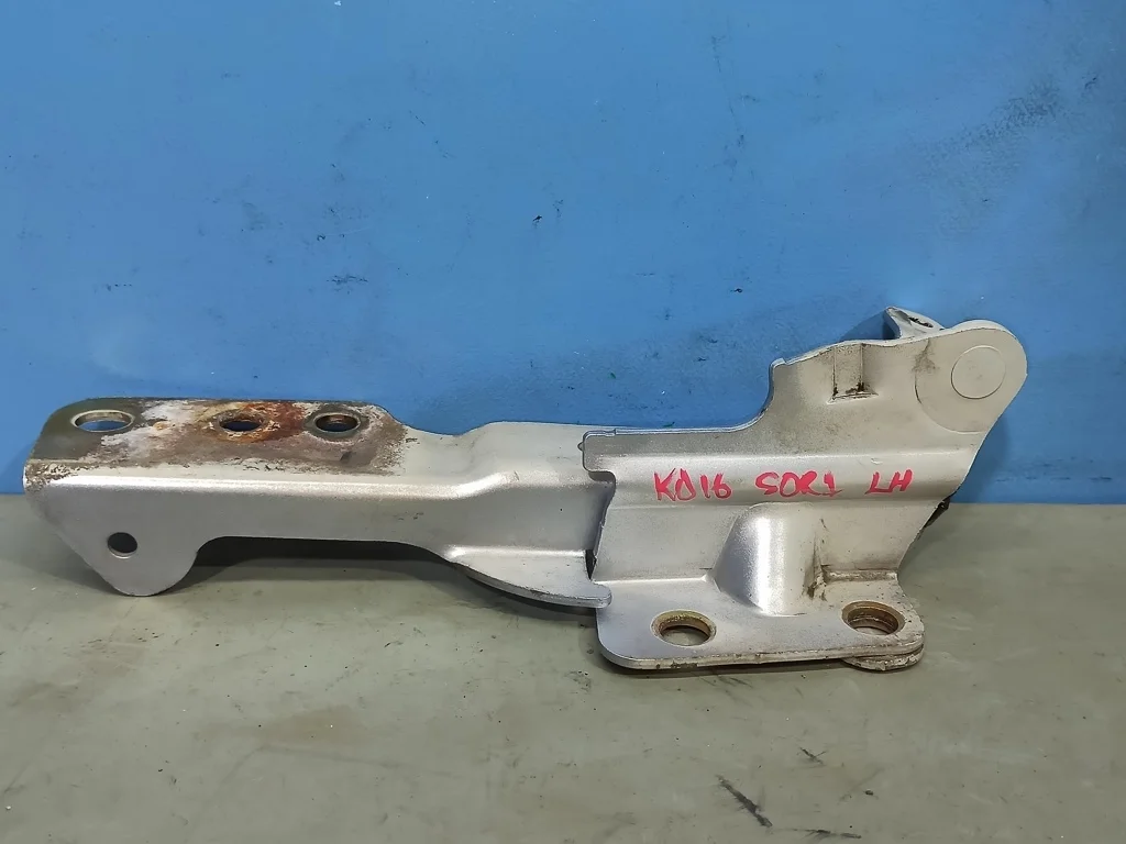 петля капота Kia Sorento 1 BL 2006-2009 Рестайлинг  20.06.2006