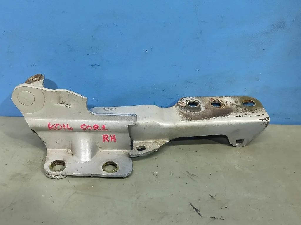 петля капота Kia Sorento 1 BL 2006-2009 Рестайлинг  20.06.2006