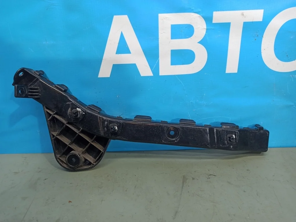 кронштейн заднего бампера Kia Ceed 1 2010-2012  18.06.2010