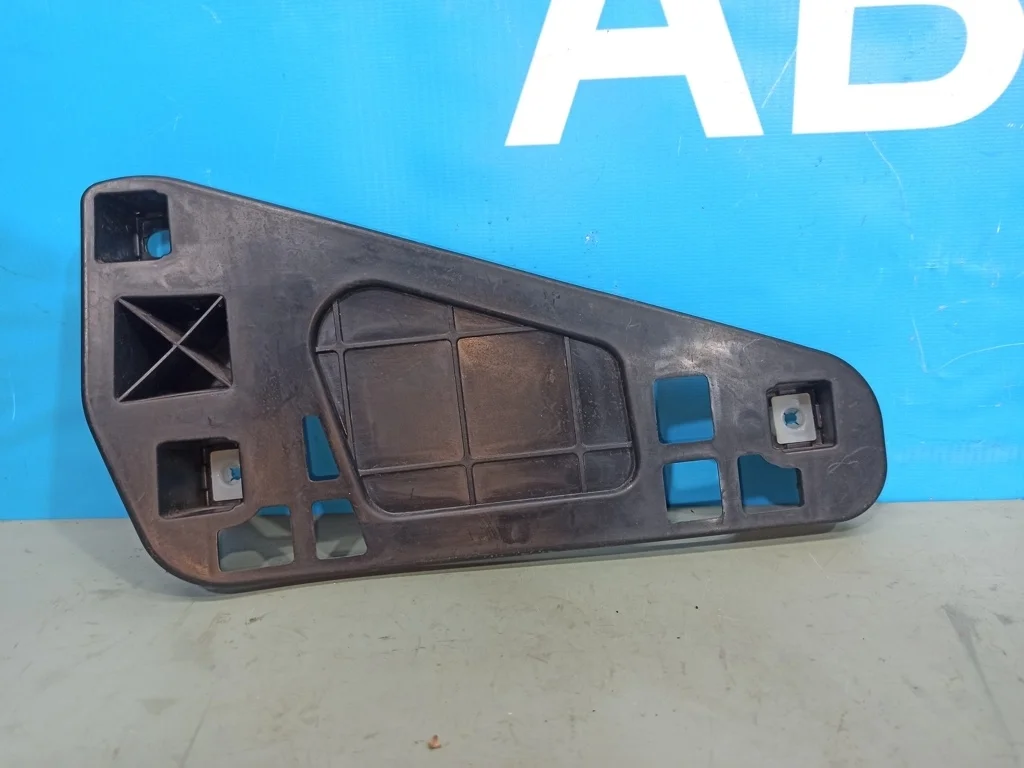 кронштейн заднего бампера Kia Ceed 1 2010-2012  18.06.2010