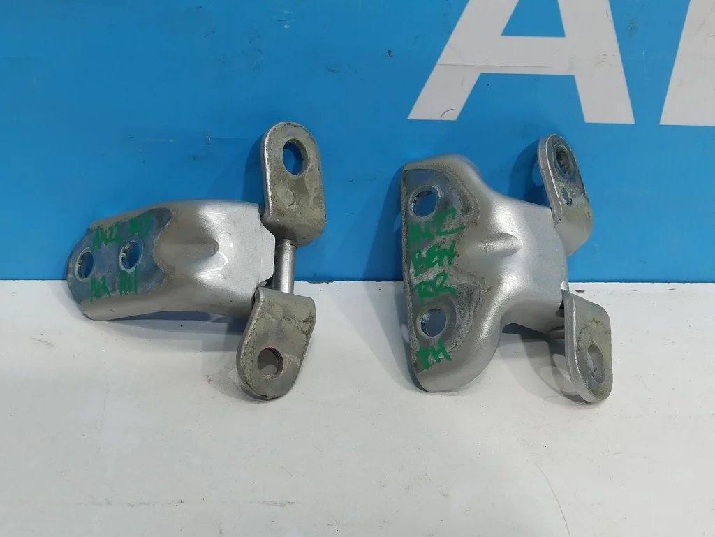 петли двери Kia Cerato 4 BD 2018-2021  01.22.2021