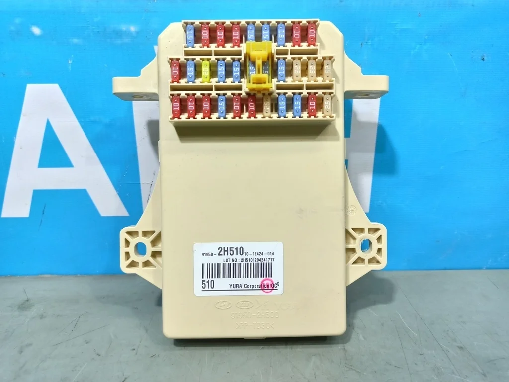 блок предохранителей салонный Kia Cerato 2 TD 2008-2013  02.05.2012