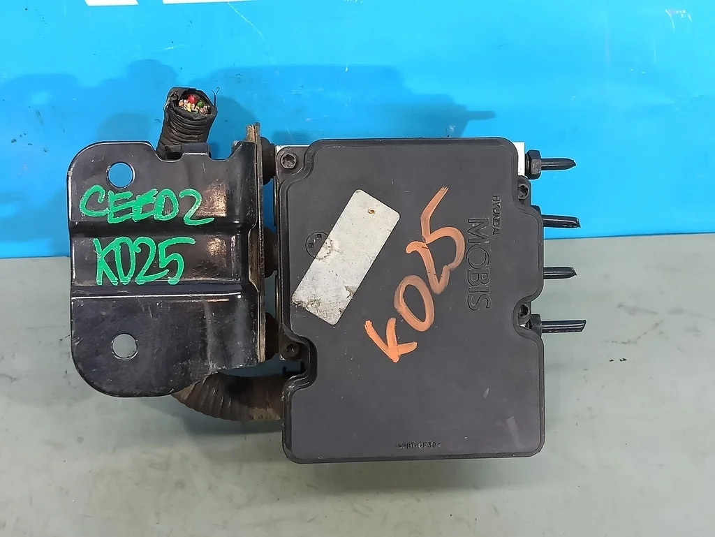блок abs Kia Ceed 2 JD 2012-2015  03.01.2014