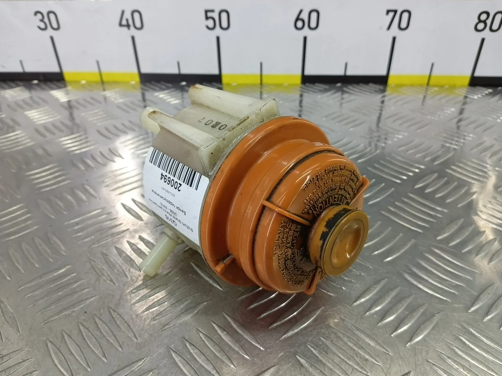 Бачок гидроусилителя SUZUKI Grand Vitara II реста