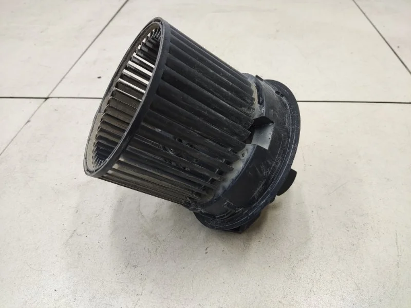 Моторчик отопителя Renault Duster 1 F4RE410 2018