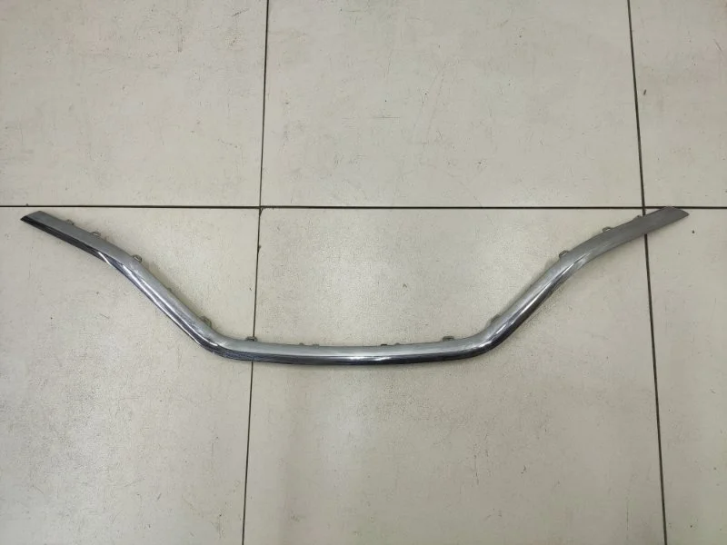 Молдинг решетки радиатора нижний Renault Kaptur