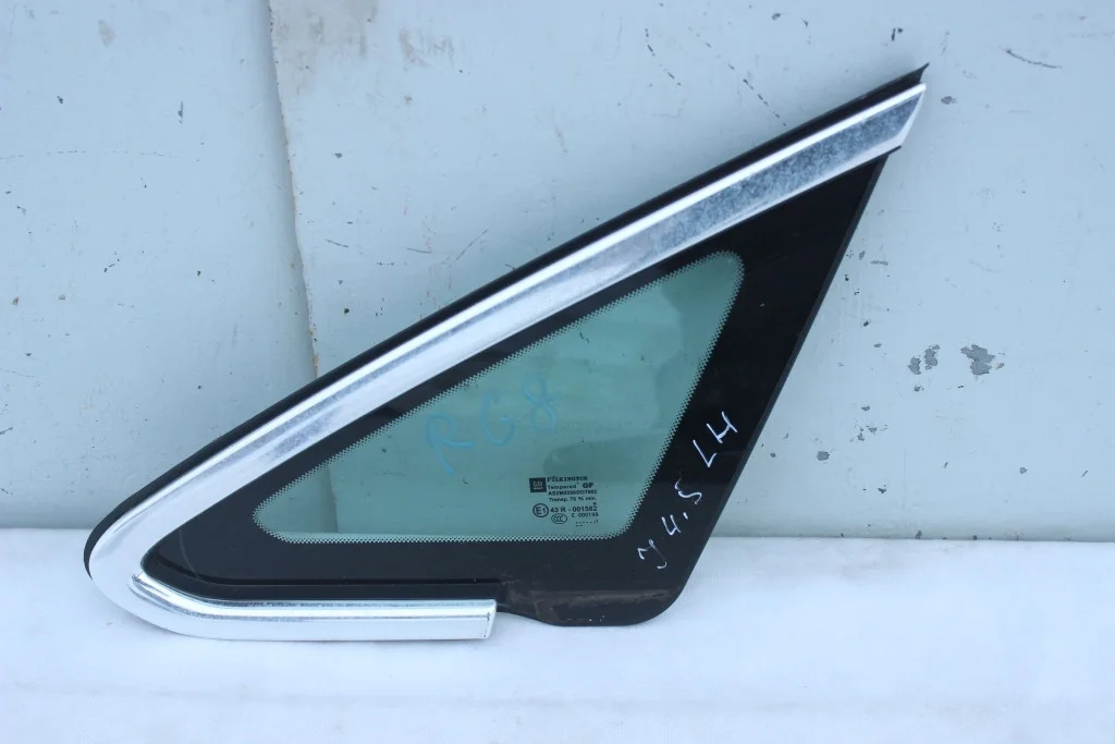 Форточка передняя левая Опель Астра J Джей