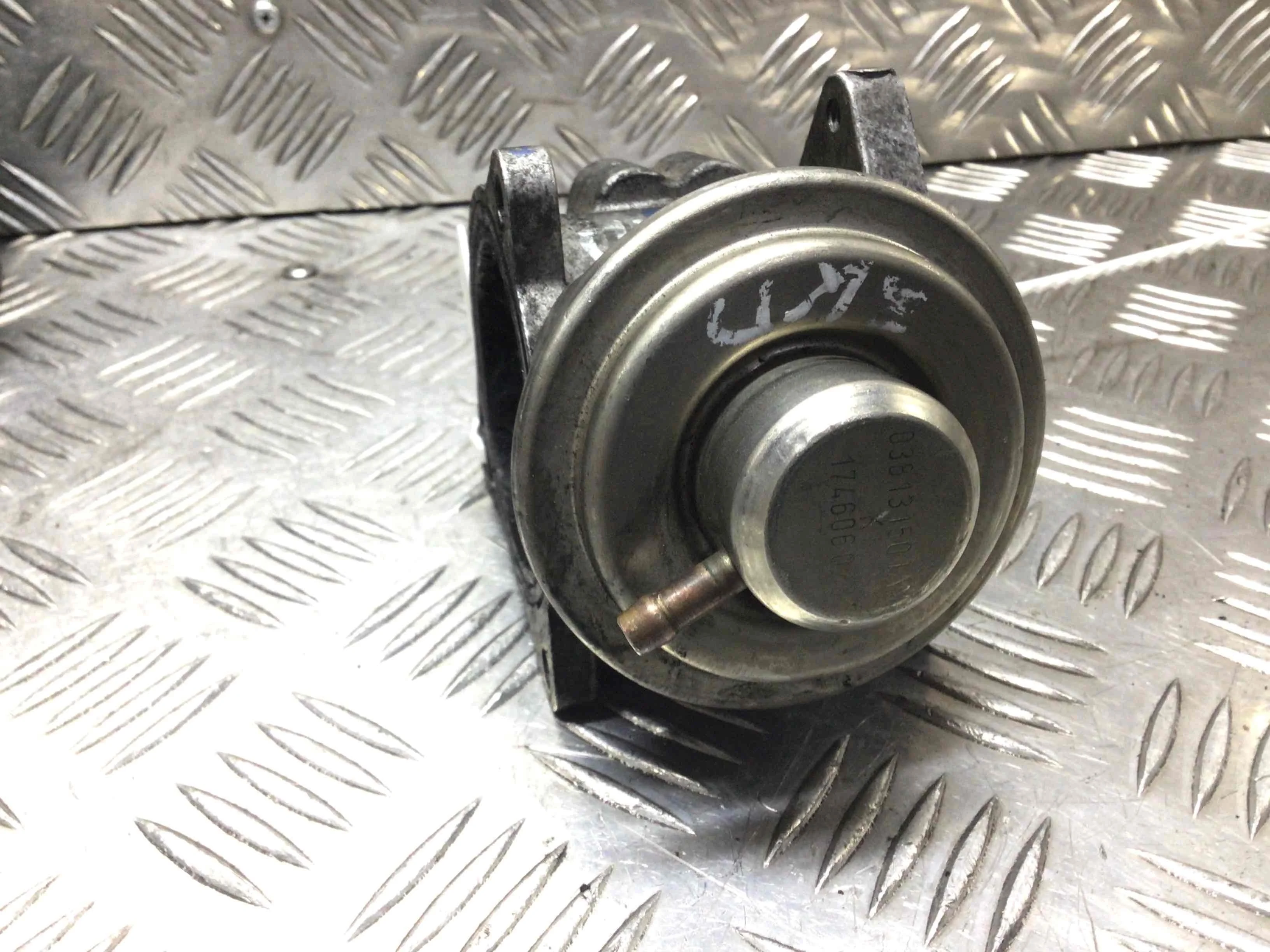 Клапан EGR Audi A3 8P (2003-2005) дизель 2.0 TDI Механика Х/б