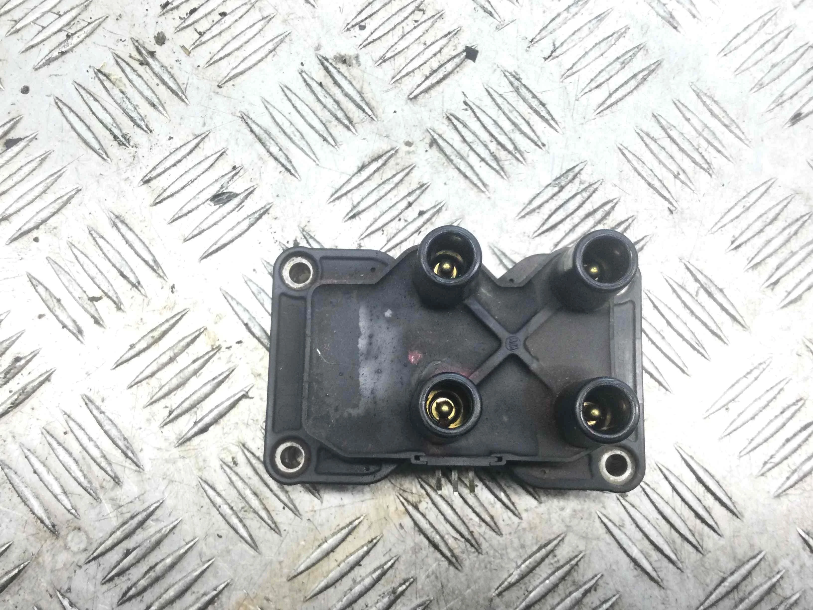 Катушка зажигания Ford Focus 2 поколение (2005-2008) бензин 1.6 i Механика