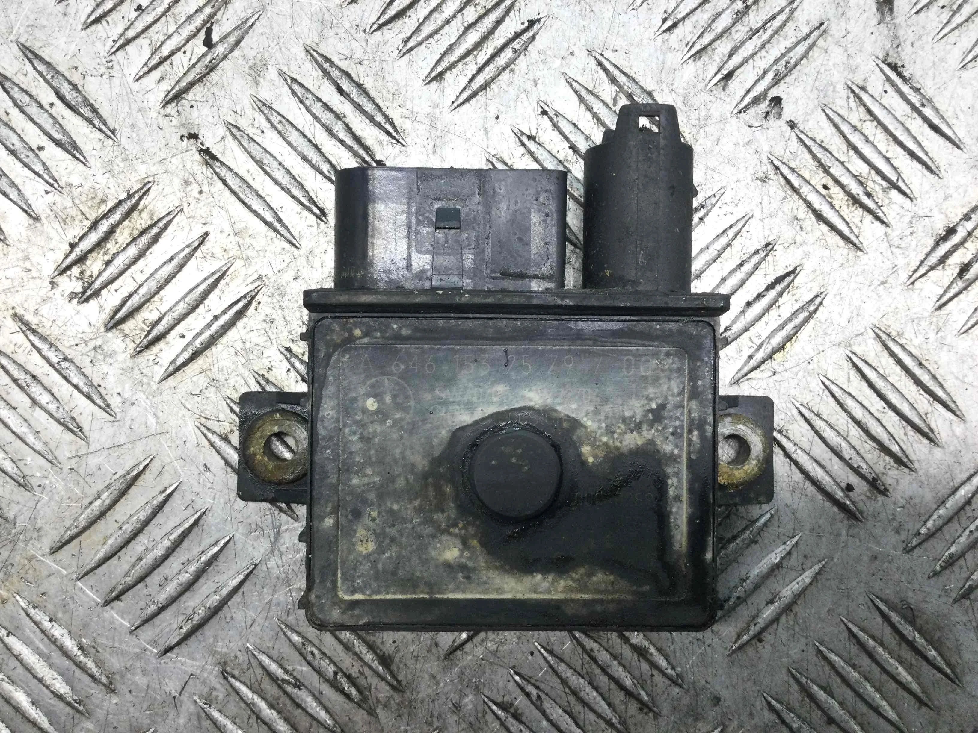 Реле накала свечей Mercedes C-klasse W204/S204 (2007-2012) дизель 2.2 CDI Механика Седан