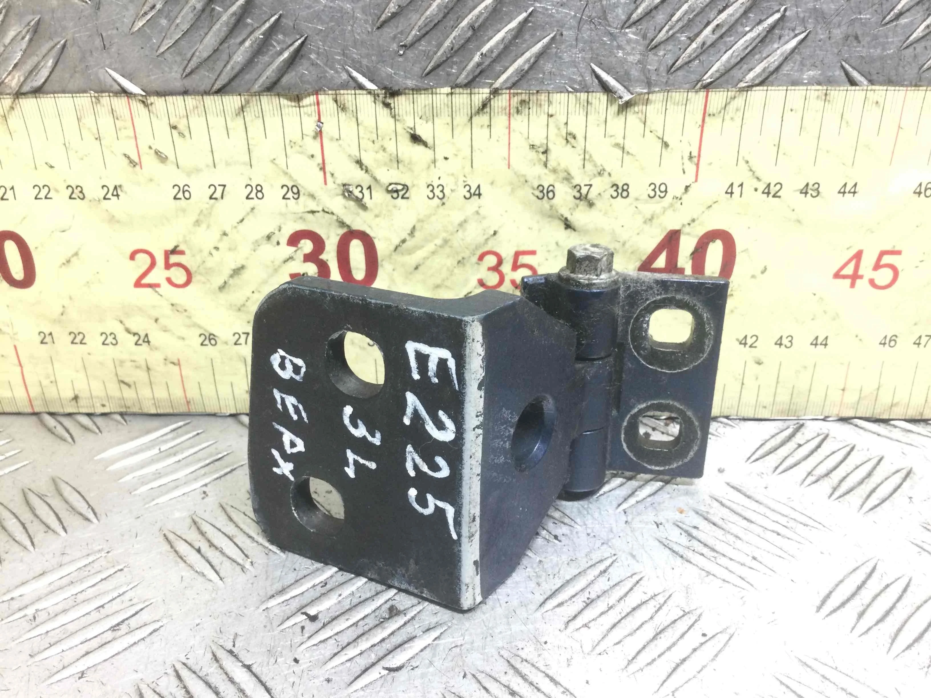 Петля двери задней левой BMW X3 E83 (2003-2006) бензин 2.5 i Автомат Кроссовер