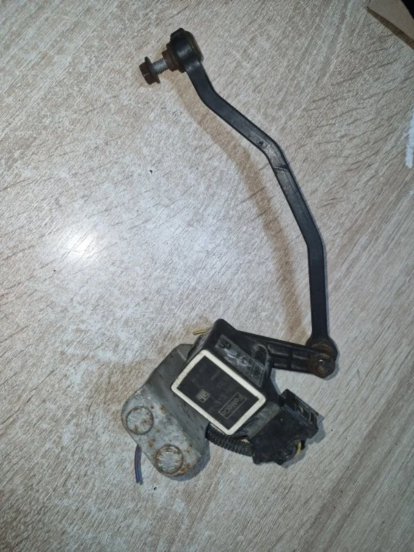 Датчик уровня подвески Volvo S80 2010 AS