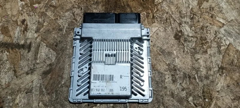 Блок управления двс Audi A6 2009 4F5