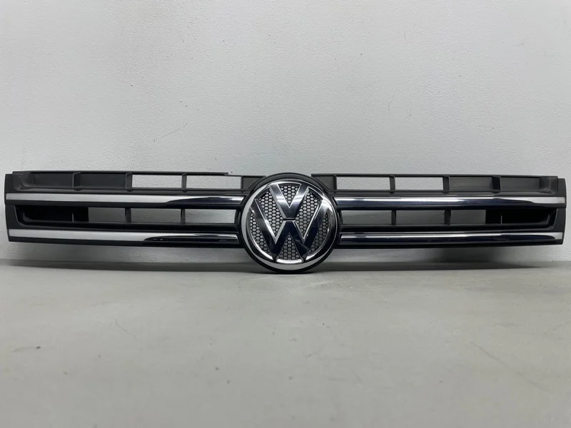 Решетка радиатора Volkswagen Touareg 7P