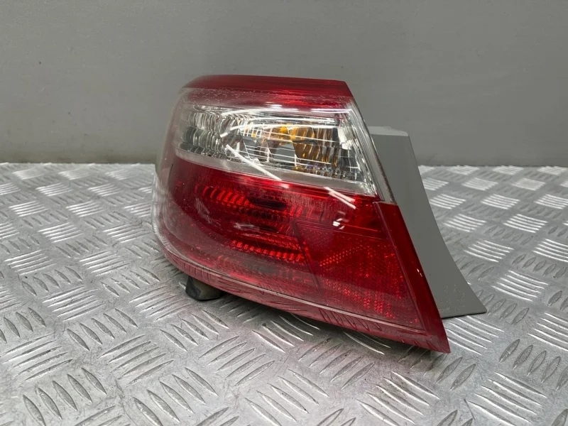 Фонарь Toyota Camry V40