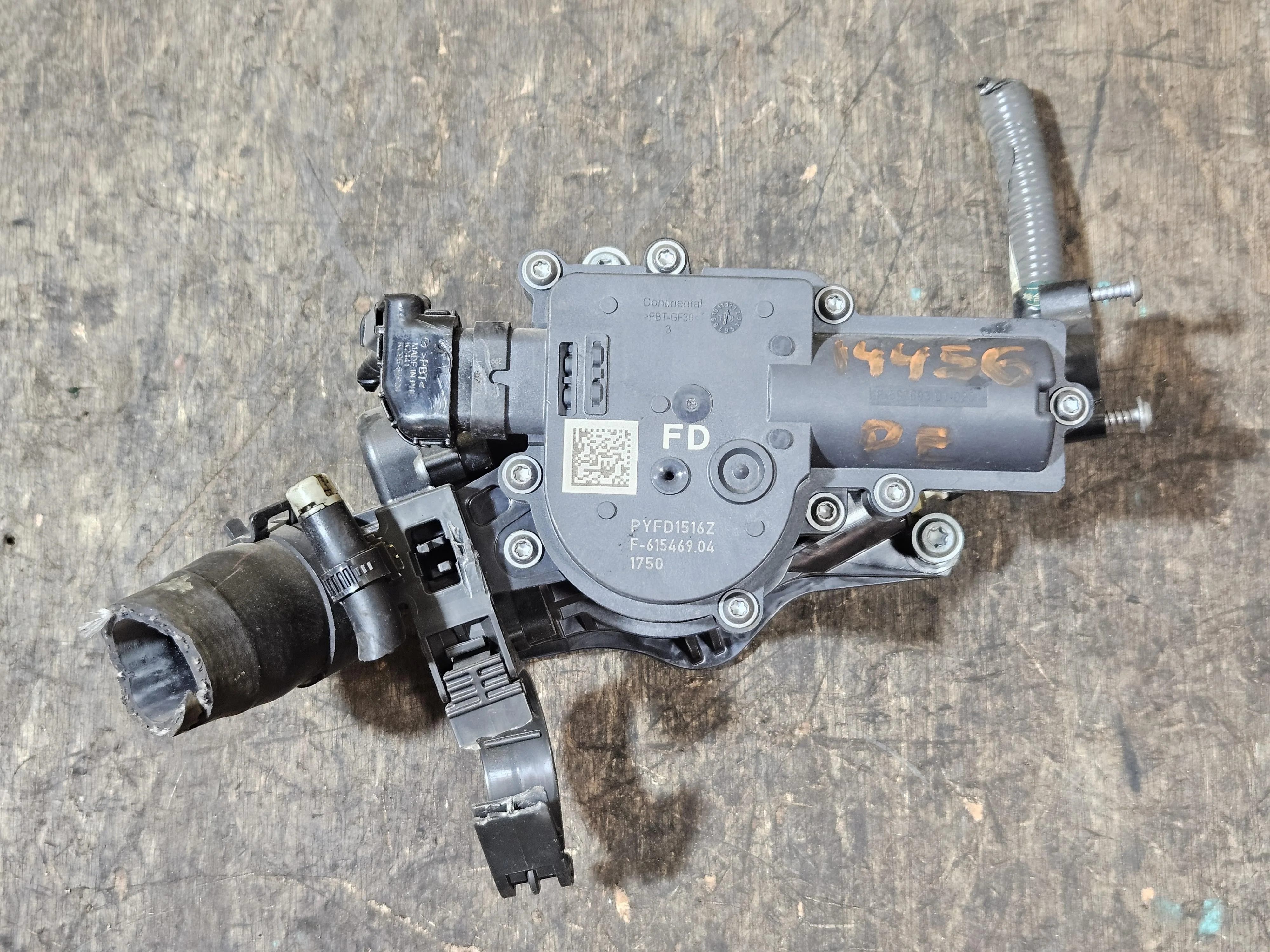 Термостат электронный Mazda P5 1.5 PE 2.0 PY 2.5