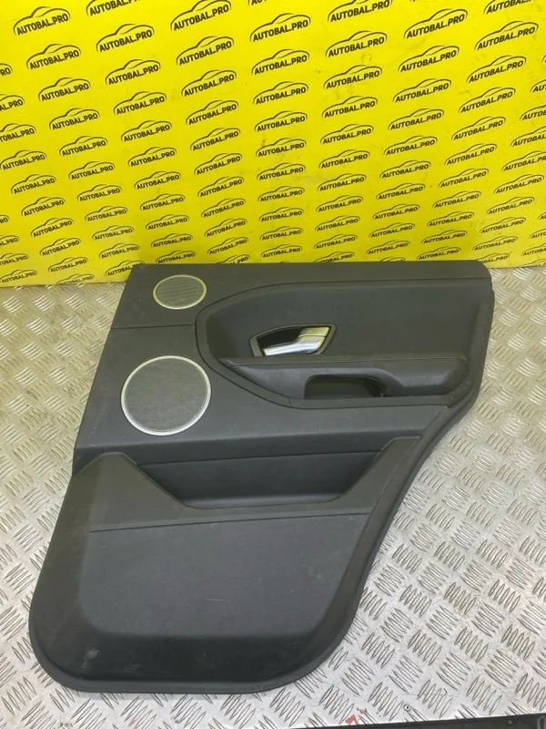 Обшивка двери задняя правая Land Rover Range Rover Evoque I (2011-2018) 2011 LR028135 2.2 D 224DT