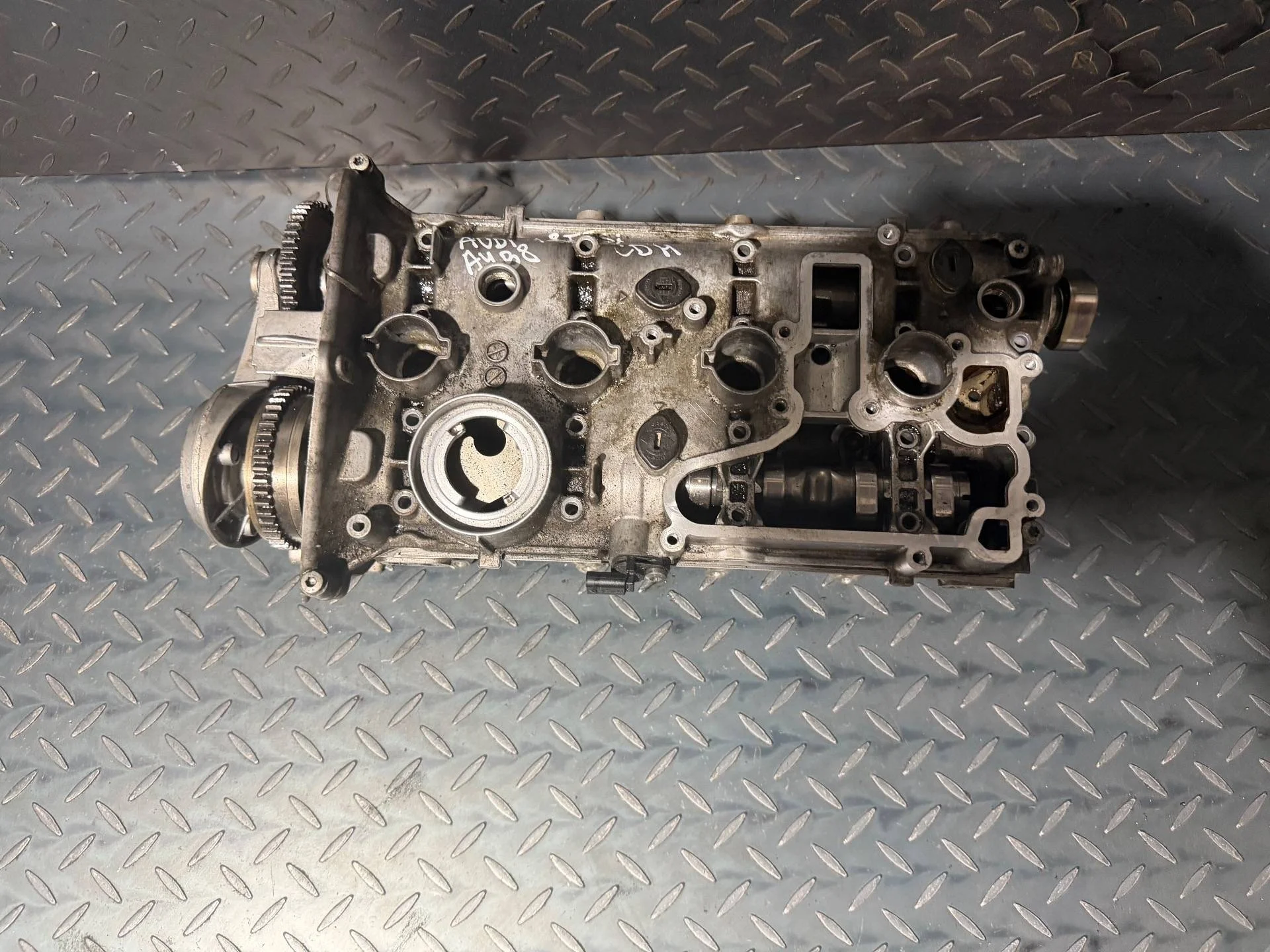 головка блока цилиндров Audi A4 B8/8K