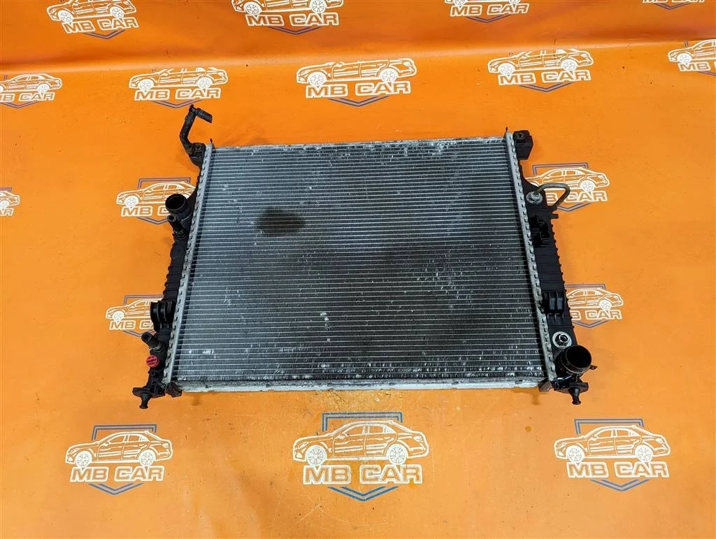 Радиатор Mercedes-Benz