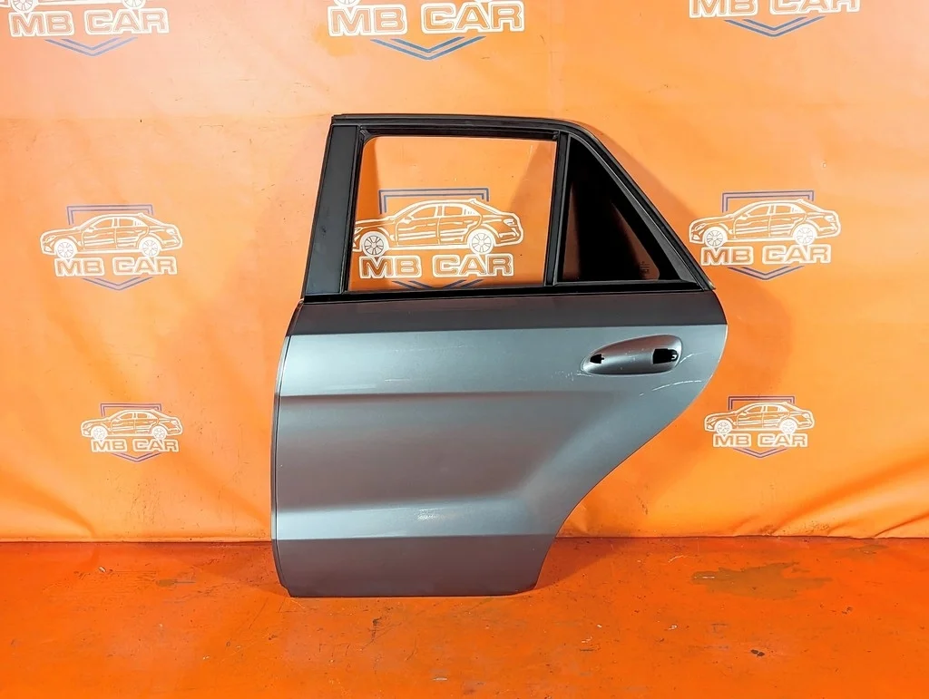 Дверь задняя левая Mercedes-Benz