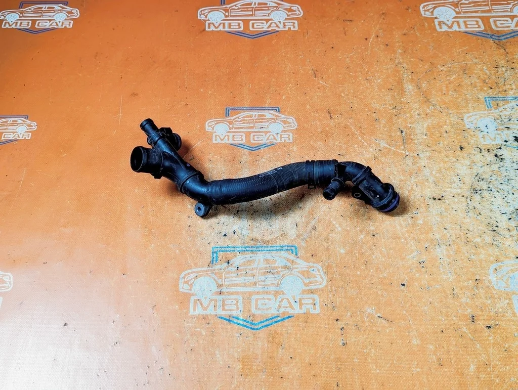 Патрубок ОЖ Mercedes-Benz