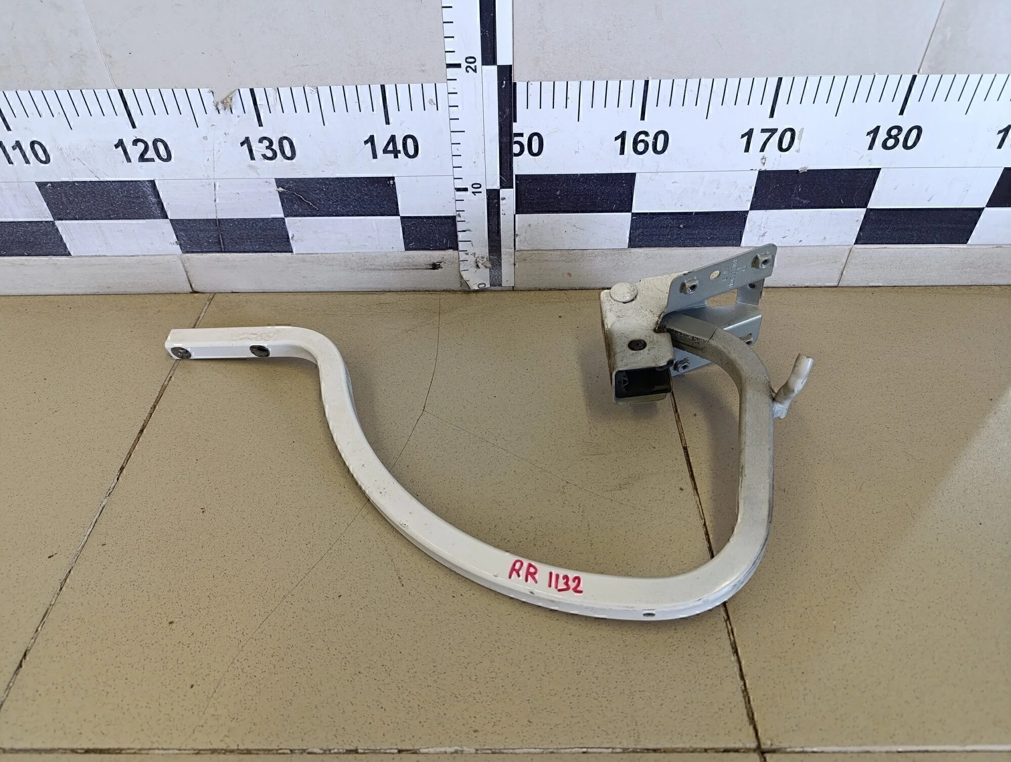 Петля крышки багажника Polo (Sed RUS) 2011>