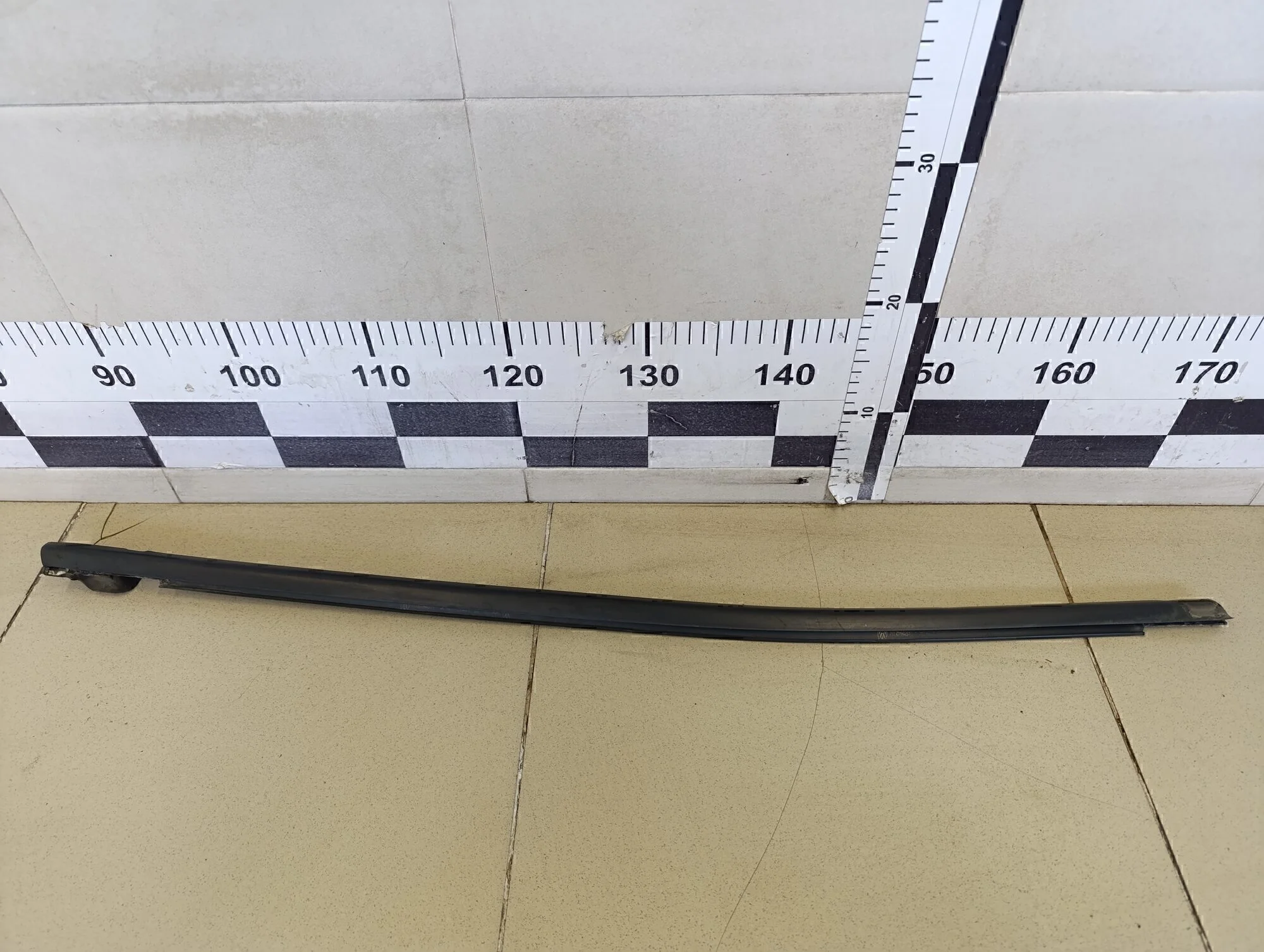 Накладка стекла переднего правого Polo (Sed RUS) 2011>