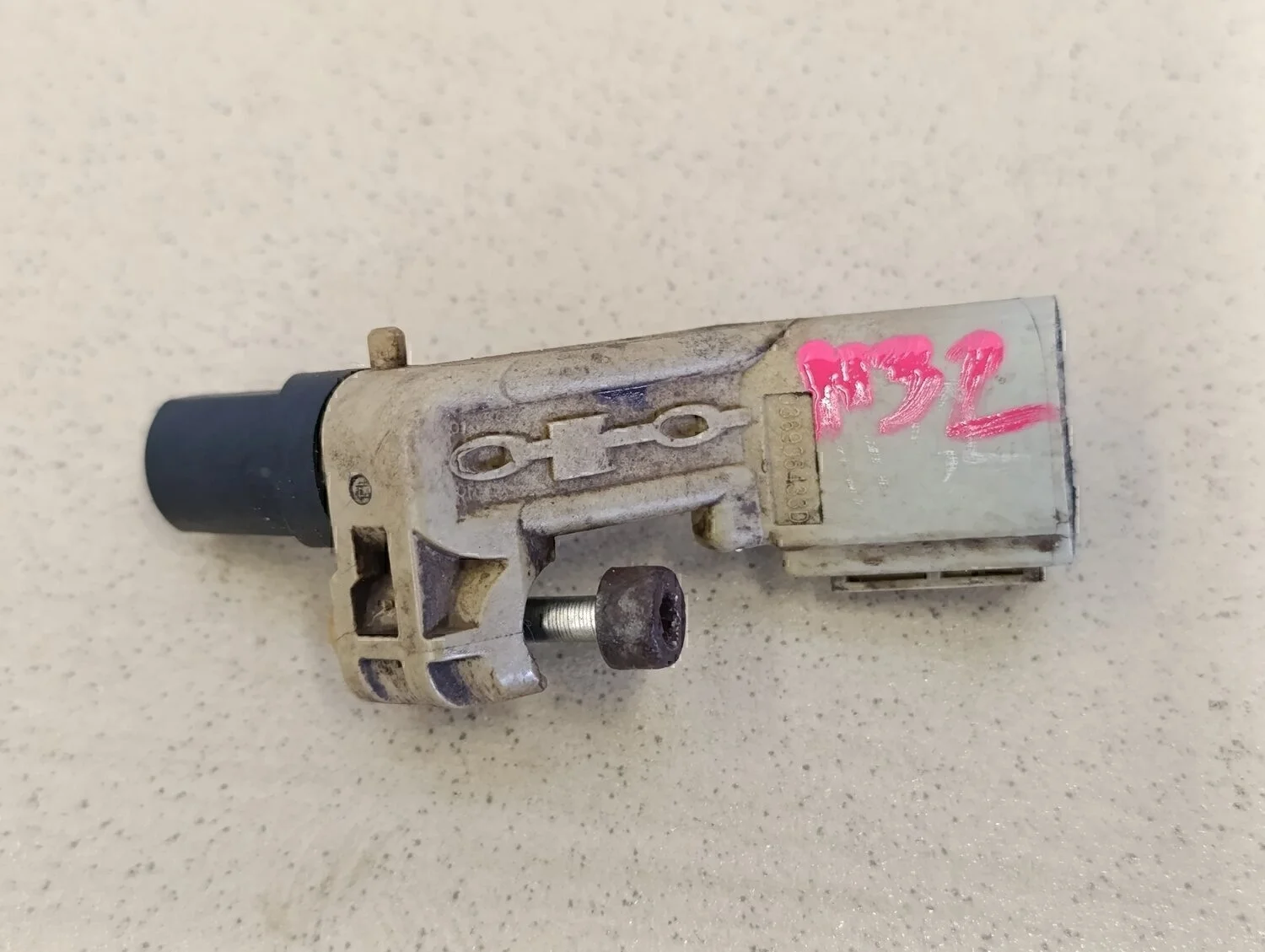 Датчик положения коленвала Passat [B6] 2005-2010