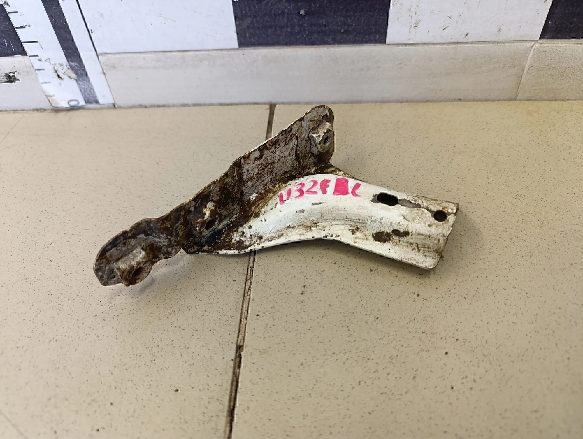 Кронштейн крепления крыла Polo (Sed RUS) 2011>