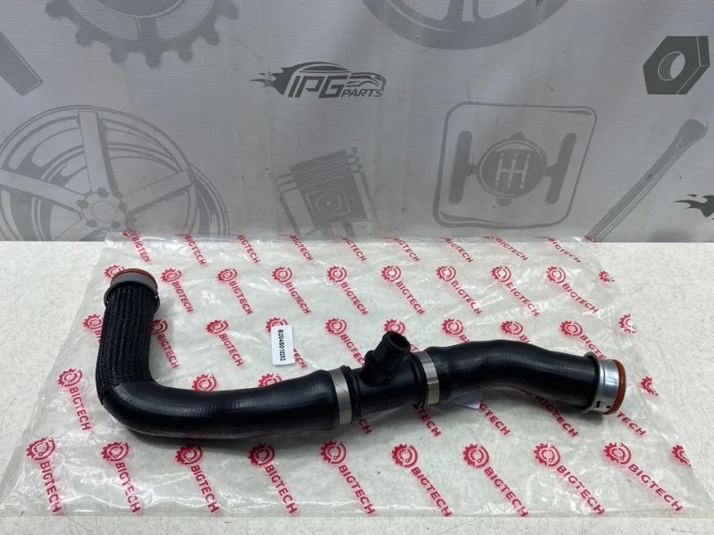 Патрубок ож Mercedes-benz W204