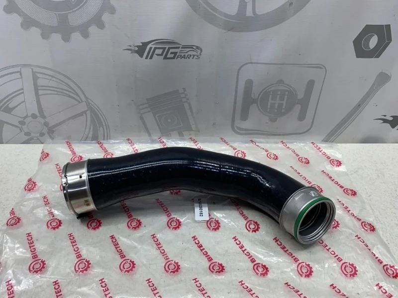 Патрубок интеркулера правый Mercedes-benz GLE W166