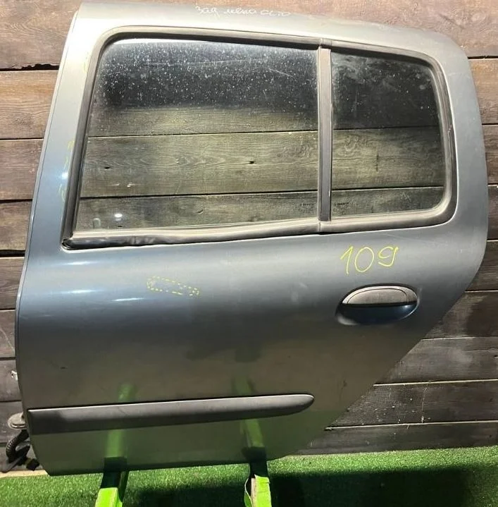 Дверь задняя левая Renault Clio II