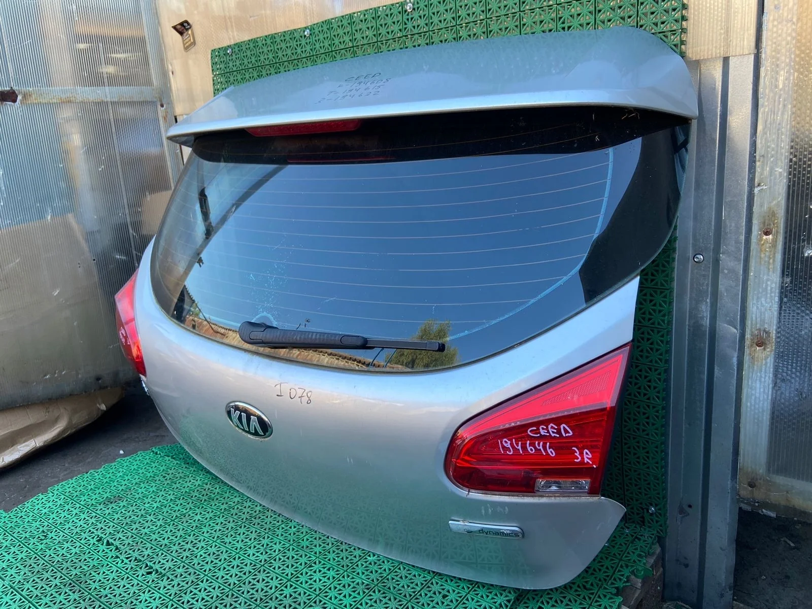 Фонарь KIA CEED 2 2012- диодный хэтчбек внутренний правый б/у CEED 2(2012-2018)