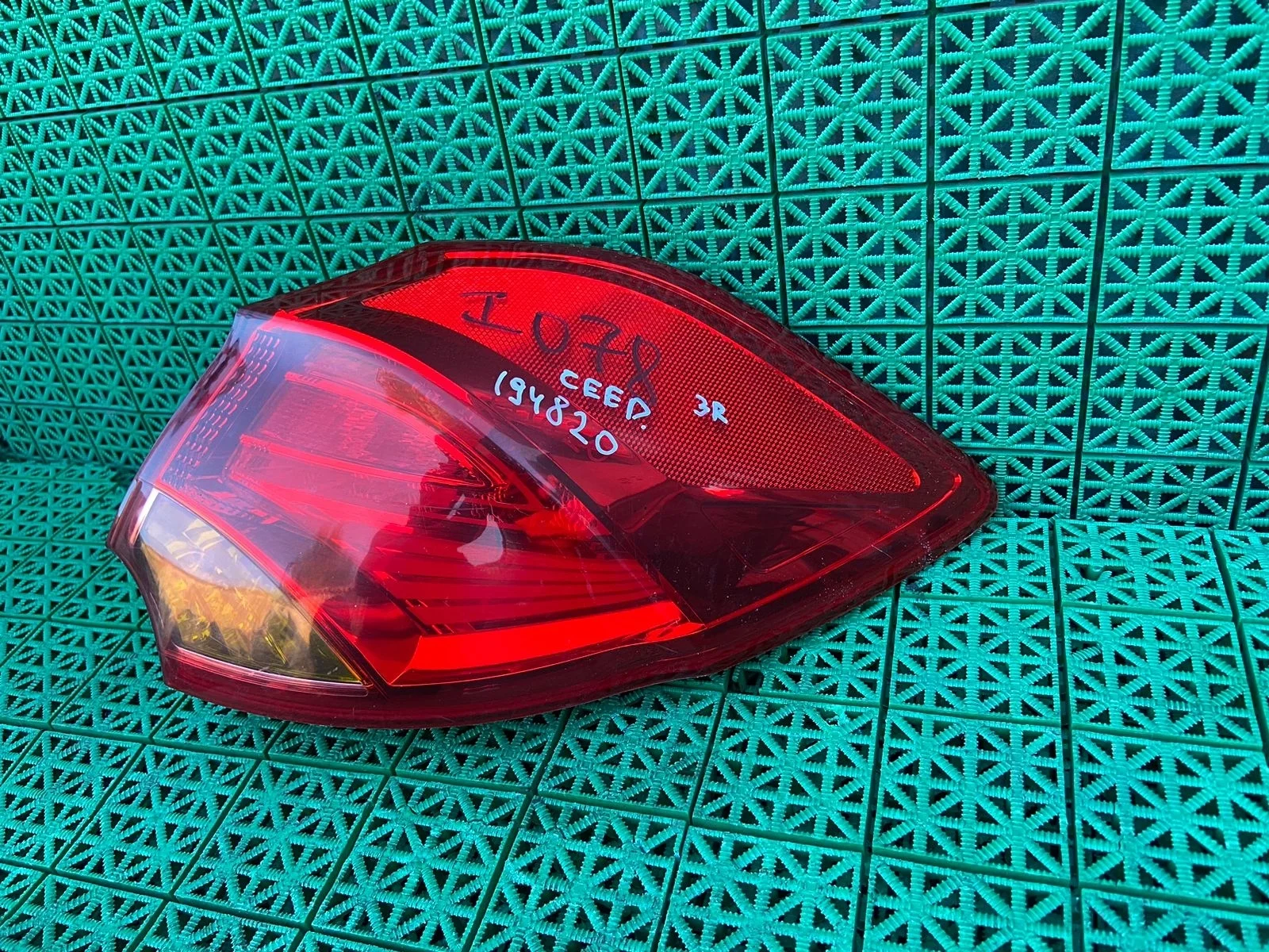 Фонарь KIA CEED 2 2012- диодный хэтчбек наружный правый б/у CEED 2(2012-2018)