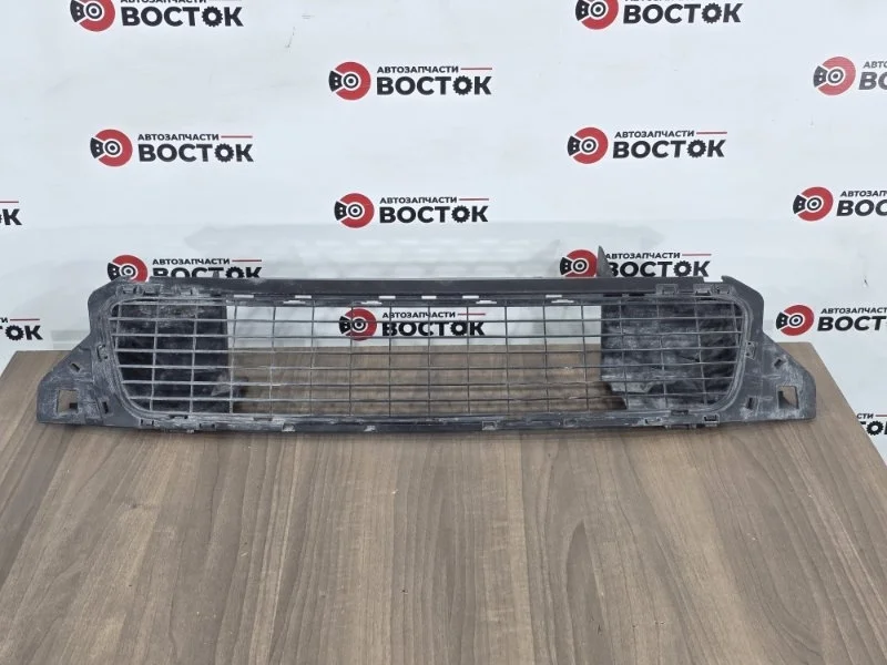 Решетка в бампер RENAULT DUSTER 2012 622540008R HSA F4R