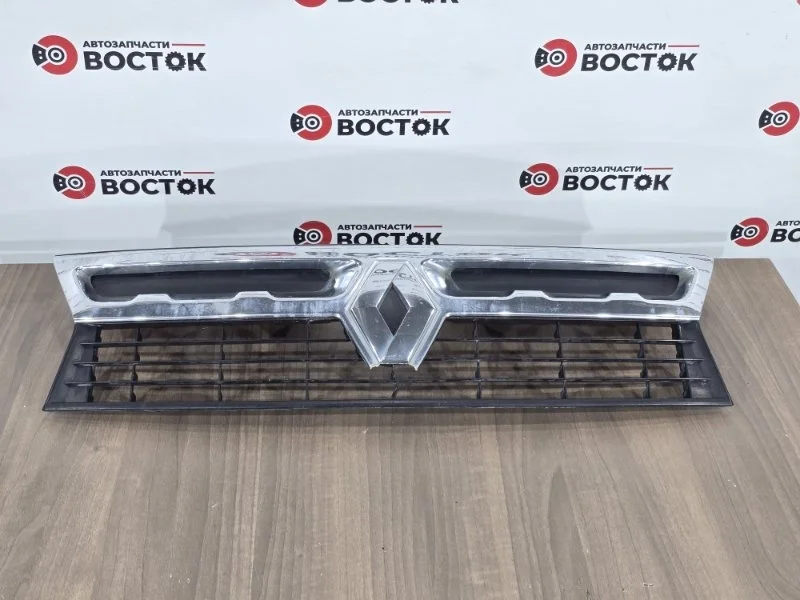 Решетка радиатора RENAULT DUSTER 2015 623100260R HSA F4R