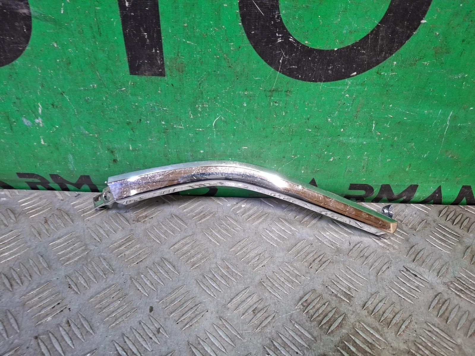 Накладка бампера Mitsubishi Outlander 2015-нв 3