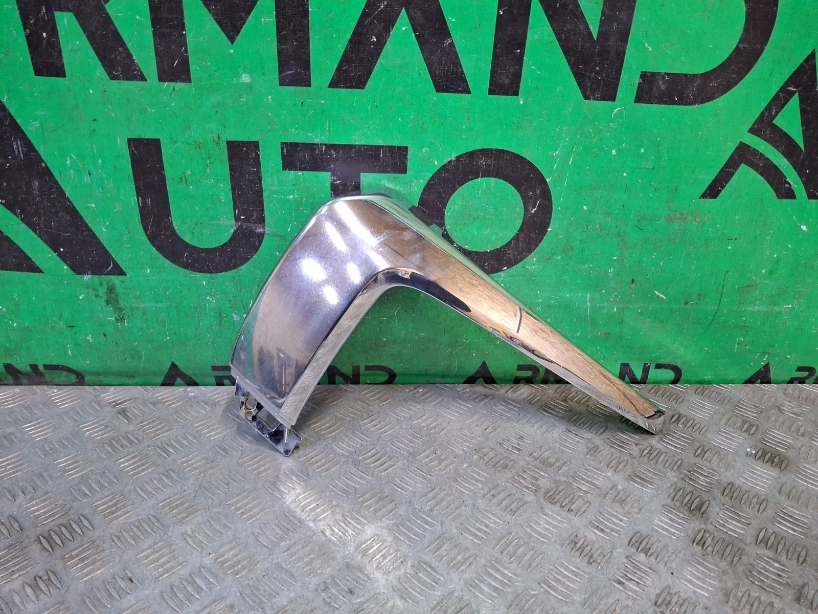 Накладка бампера Mitsubishi Outlander 2015-нв 3