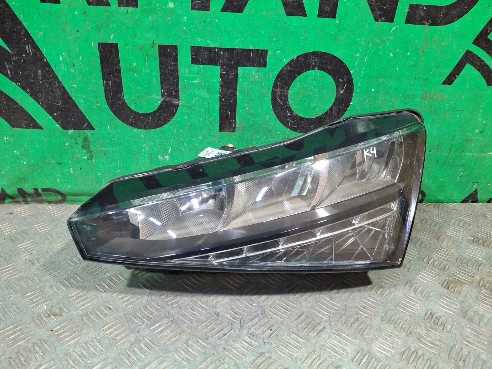 Фара Skoda Rapid 2020-нв